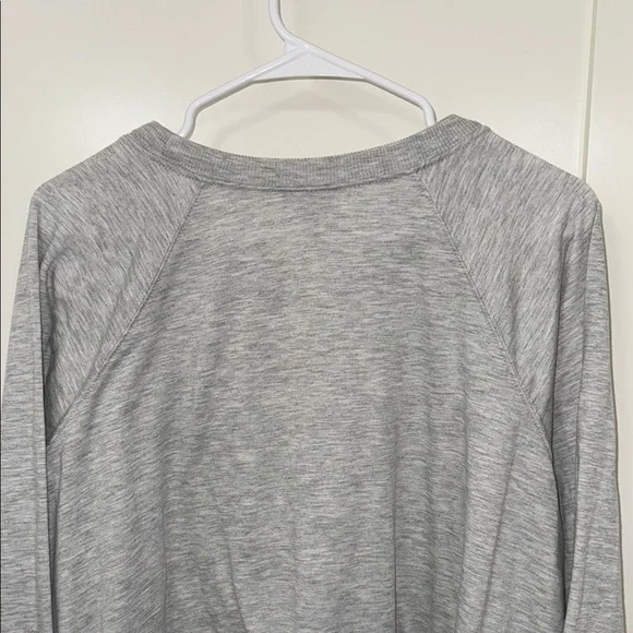 Torrid Sweatshirt Womens Sz 2 Gray Skull Floral Crewneck Jumper Soft Knit Grunge - Picture 7 of 8